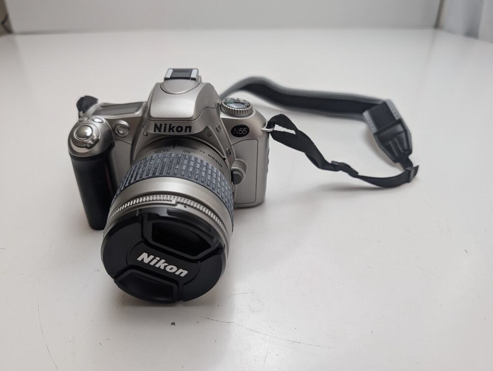Nikon N55 35mm SLR Film Camera Auto Focus Built-In Flash w/28-80mm Lens